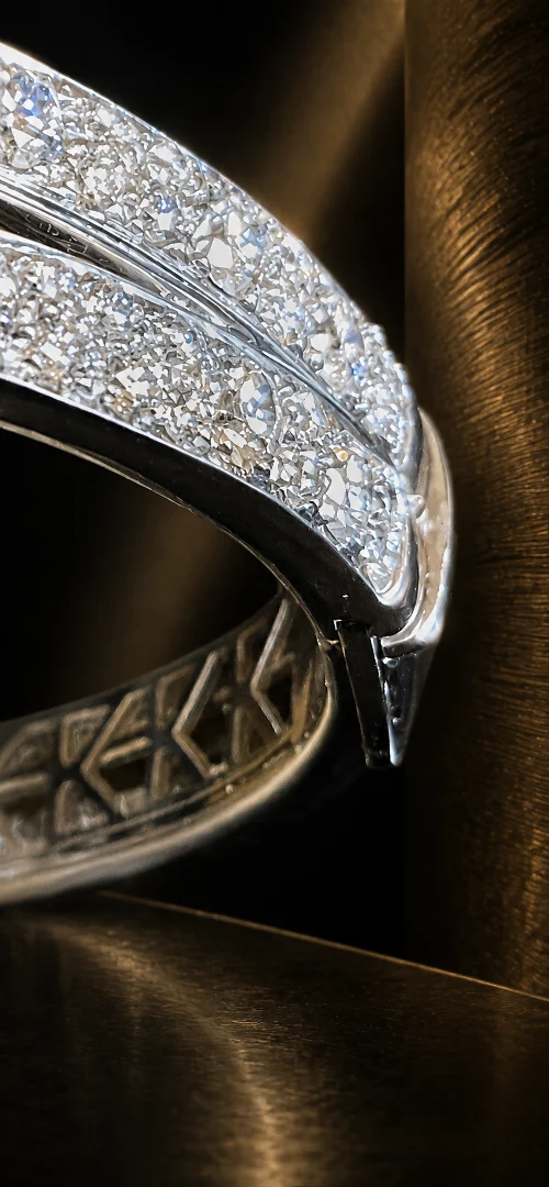 AETHERNA central diamonds and arcs in white gold