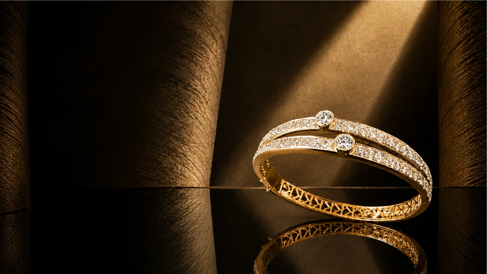 AETHERNA bracelet in yellow gold